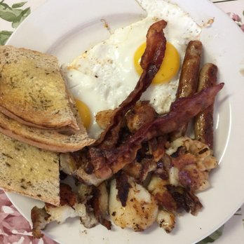Lighthouse Cafe - The 2-2-2 $6.99 - Breakfast & Brunch Near Me - West Harwich, Massachusetts