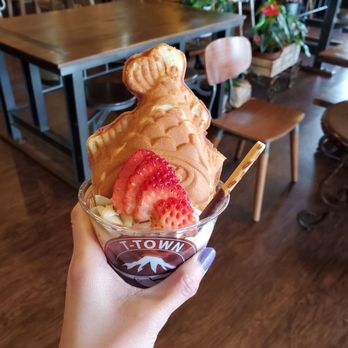 T-Town Cafe - Vanilla-Ube icecream taiyaki with pocky strawberry and almond toppings! - Desserts Near Me - Tacoma, Washington T-Town Cafe - Vanilla-Ube icecream taiyaki with pocky strawberry and almond toppings! - Desserts Near Me - Tacoma, Washington