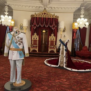 Iolani Palace - Museums Near Me - Honolulu, Hawaii Iolani Palace - Museums Near Me - Honolulu, Hawaii