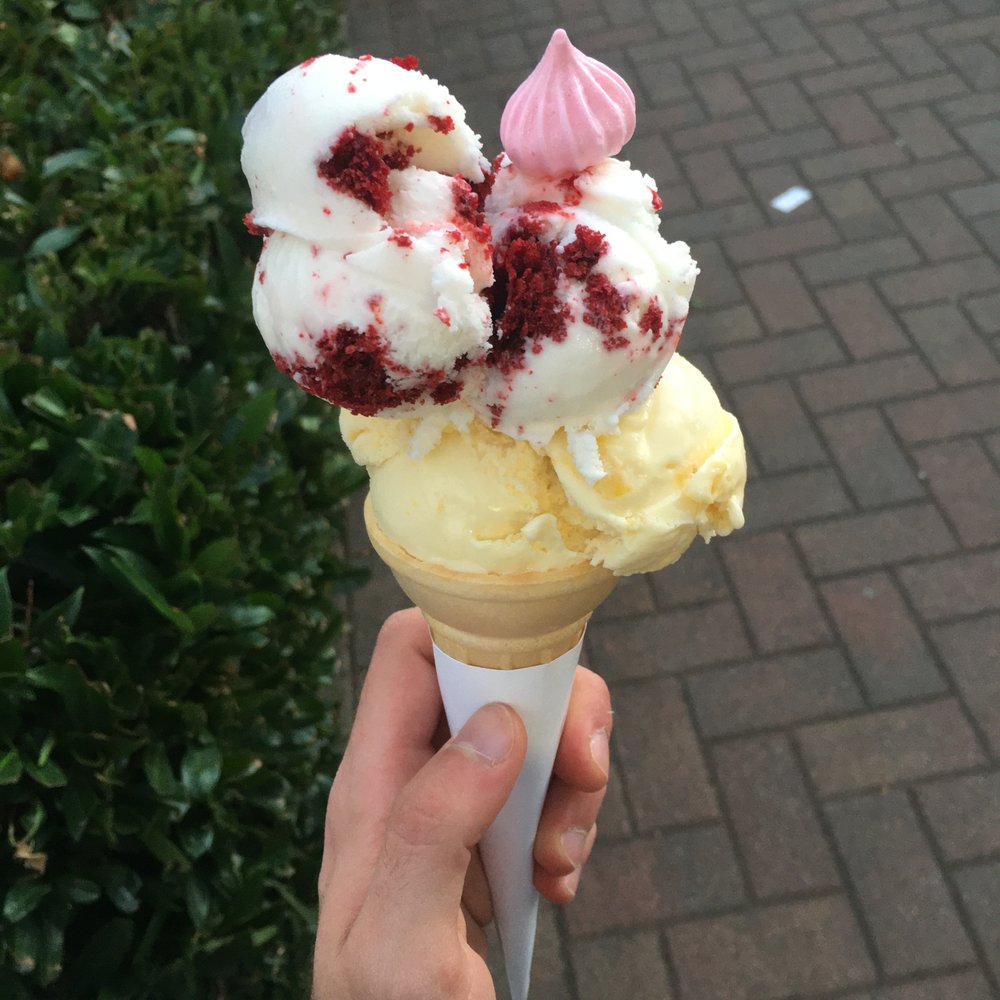 La Glace - Red Velvet Sherbet & Sweet Corn Ice Cream - Ice Cream & Frozen Yogurt Near Me - Vancouver, British Columbia