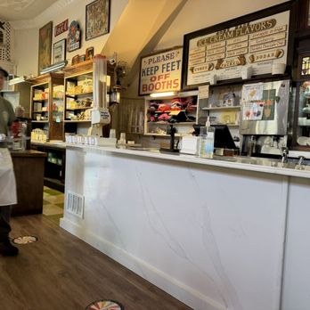 Crown Candy Kitchen - Ice cream - Candy Stores Near Me - St. Louis, Missouri