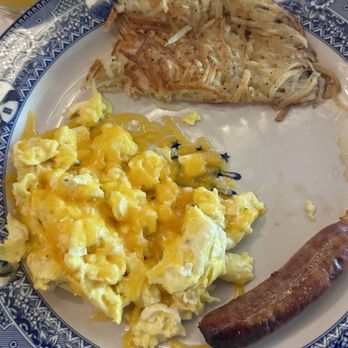 Founding Farmers DC - Eggs sausage Hash Browns - American Near Me - Washington, DC, District of Columbia Founding Farmers DC - Eggs sausage Hash Browns - American Near Me - Washington, DC, District of Columbia