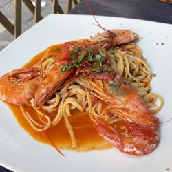 Pastamore & Chiatamone - LINGUINE WITH PRAWNS