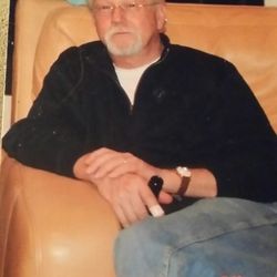 Eyewear Unlimited - Meet John Jones the owner and optician of Eyewear Unlimited
