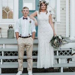 The Farmhouse Flower Company
