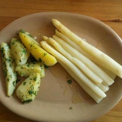 Brot und Wein - Spargel mit Butter und Petersilienkartoffeln