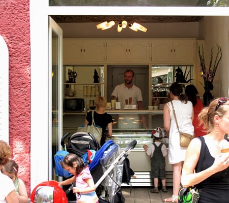 Eispatisserie Hokey Pokey by null