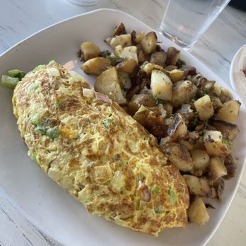 SYRUP - St Charles - Mile High Omelette - Breakfast & Brunch Near Me - St. Charles, Illinois SYRUP - St Charles - Mile High Omelette - Breakfast & Brunch Near Me - St. Charles, Illinois