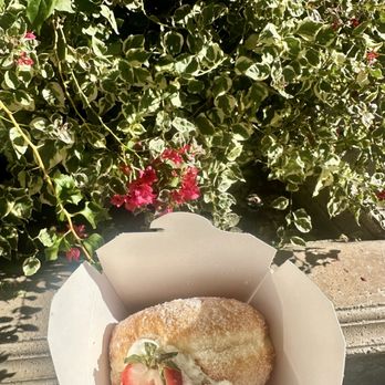 BomBom Bakehouse  - Desserts Near Me