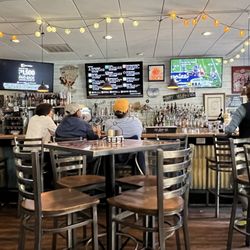 Arena's Deli