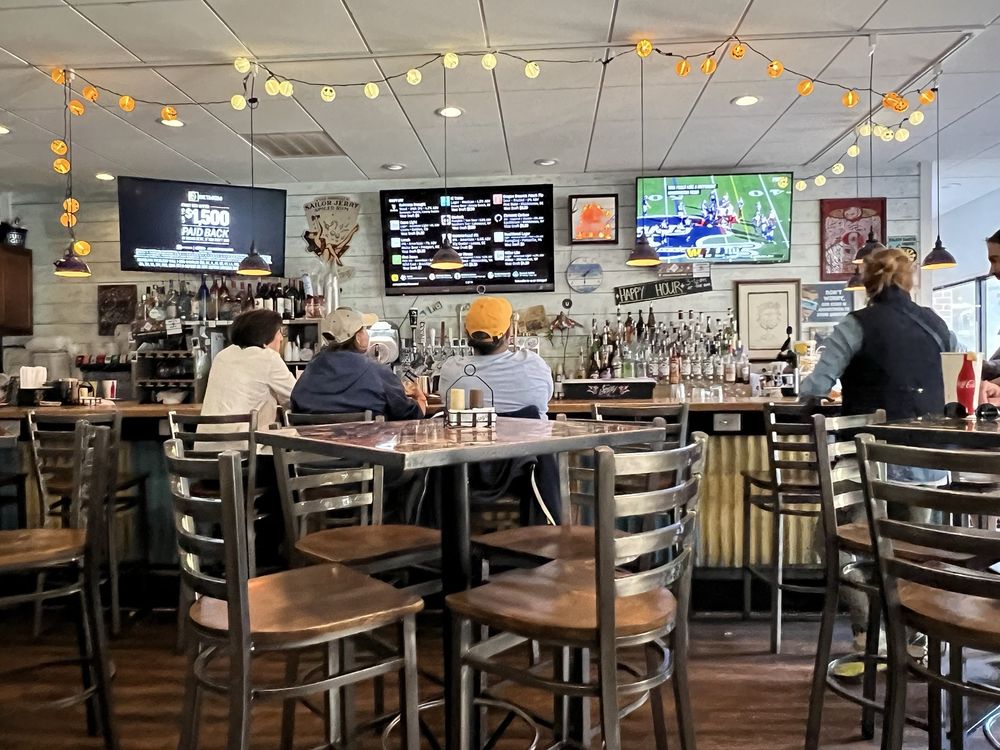 Arena's Deli