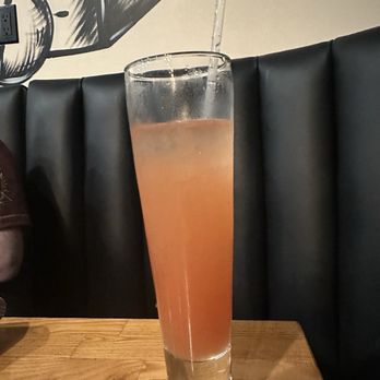 Martiniz Fresko Kitchen - Guava Lemonade - American Near Me - Norco, California Martiniz Fresko Kitchen - Guava Lemonade - American Near Me - Norco, California