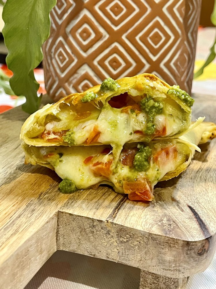 Cravin' Empanadas Logo