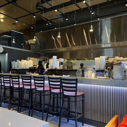 Han Noodle Bar - Bar area