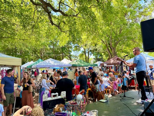 Sunday Brunch Farmers Market by null