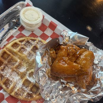 The Rolling Rooster - 3 Piece & Waffle Hot Honey - Chicken Wings Near Me - Austin, Texas
