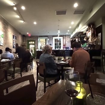 Vyoone's - Indoor seating - French Near Me - New Orleans, Louisiana Vyoone's - Indoor seating - French Near Me - New Orleans, Louisiana