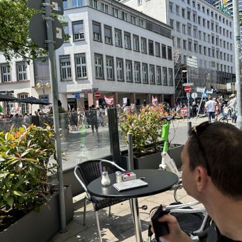 Walden - Busy intersection - Cafes Near Me - Frankfurt, HE Walden - Busy intersection - Cafes Near Me - Frankfurt, HE