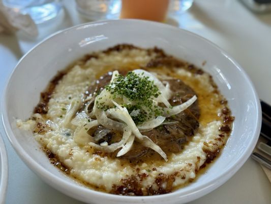 Paperboy East by null