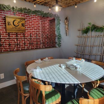 Circle Chinese Cuisine - Interior - Cantonese Near Me - Kent, Washington