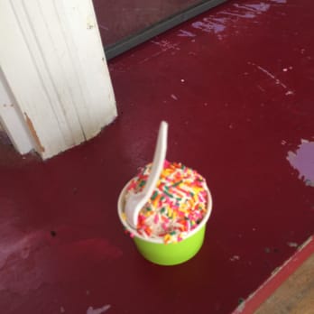 Memories Ice Cream - Kiddie size chocolate chip cookie dough with jimmies! - Ice Cream & Frozen Yogurt Near Me - Kingston, New Hampshire Memories Ice Cream - Kiddie size chocolate chip cookie dough with jimmies! - Ice Cream & Frozen Yogurt Near Me - Kingston, New Hampshire