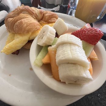 KAMILAS BREAKFAST AND LUNCH - Updated July 2025 - 178 Photos & 171 ...