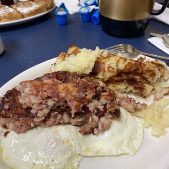 Flo's Country Cafe - Corned-Beef Hash Breakfast.. - American Near Me - Cherry Valley, California