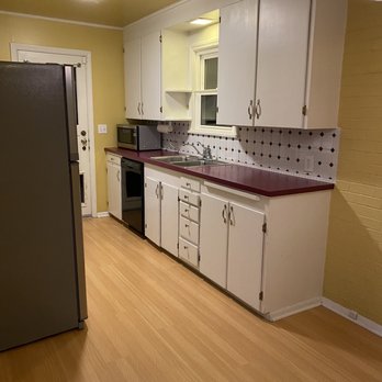 Wise Choice Construction - Kitchen (before) - General Contractors Near Me - Renton, Washington Wise Choice Construction - Kitchen (before) - General Contractors Near Me - Renton, Washington