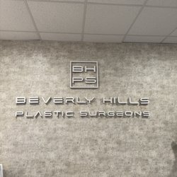 Beverly Hills Plastic Surgeon - Great facial service!