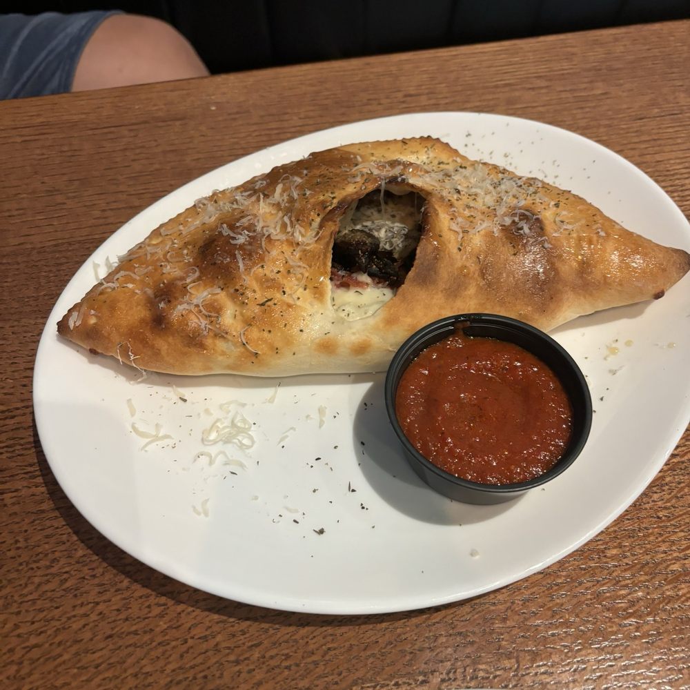 Sauce on the Side - Figgy Piggy - Italian Near Me - Saint Charles, Missouri
