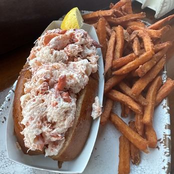 Lookout Tavern - Lobster Roll with Mayo and Sweet Potato Fries - Seafood Near Me - Oak Bluffs, Massachusetts Lookout Tavern - Lobster Roll with Mayo and Sweet Potato Fries - Seafood Near Me - Oak Bluffs, Massachusetts