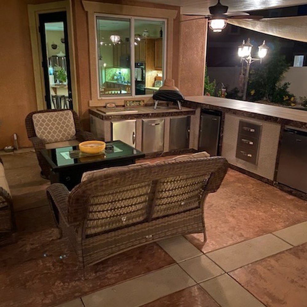 Patio area! Patio area!