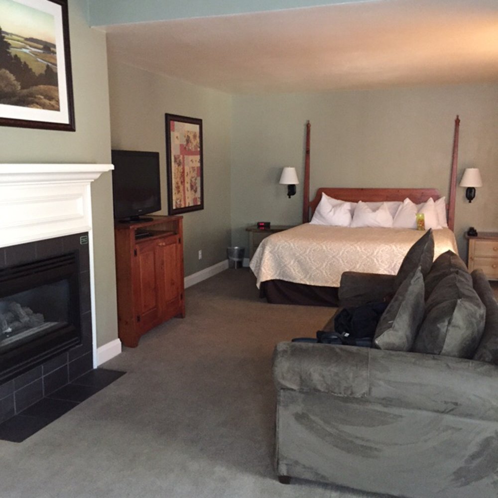Homestead - The Luxury suite, view from the door. - Hotels Near Me - Midway, Utah