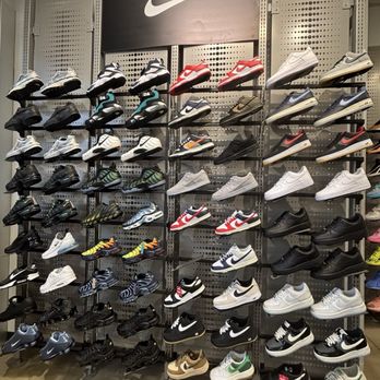 Foot Locker - Shoe Stores Near Me - Orlando, Florida Foot Locker - Shoe Stores Near Me - Orlando, Florida