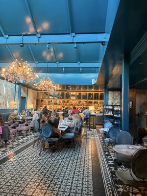 Peacock Room by null