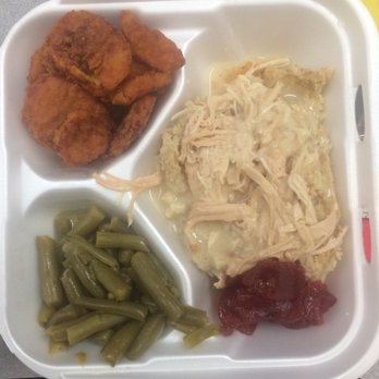 Hoschton Cafe - Turkey and dressing, green beans, and fried squash. - American Near Me - Braselton, Georgia Hoschton Cafe - Turkey and dressing, green beans, and fried squash. - American Near Me - Braselton, Georgia