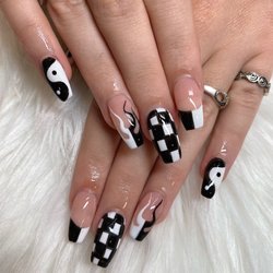 Famous Nails
