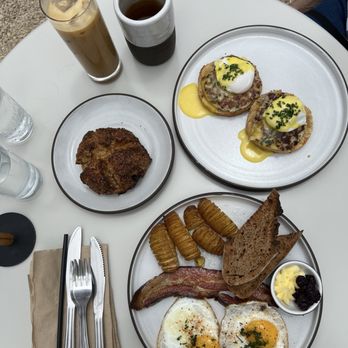 Eller Bakery - Bakeries Near Me - Costa Mesa, California