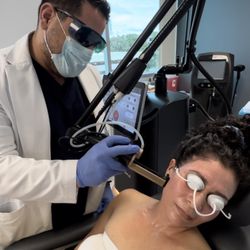 Robert Milanes, MD - Luminary MD - Dr. Milanes, MD performing a Alma Hybrid CO2 laser treatment for skin resurfacing
