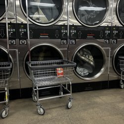 Cleanfun Laundromat - Super clean and plenty of these rolling carts which were very helpful when washing giant rugs!