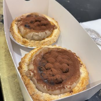 Ando Patisserie - Earl Grey Portuguese Custard Tart (2) / 红茶黑糖珍珠蛋挞 (一对) - Desserts Near Me - New York, New York Ando Patisserie - Earl Grey Portuguese Custard Tart (2) / 红茶黑糖珍珠蛋挞 (一对) - Desserts Near Me - New York, New York