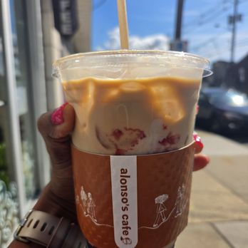 Alonso's Cafe - Oblea latte - Coffee & Tea Near Me - Garwood, New Jersey