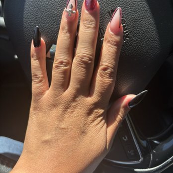 Eco Friendly Nail Salon - Hate them look like eggs on my fingers - Nail Salons Near Me - Sacramento, California