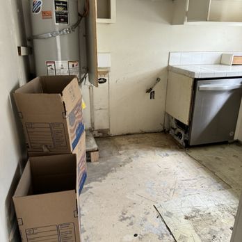 Resto Plus Contents - Kitchen stove removed - Damage Restoration Near Me - Fullerton, California