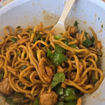 honeygrow - Sesame garlic stirfry with egg noodles, turkey meatballs, roasted garlic, parsley, and bell peppers - Salad Near Me - Fairfax, Virginia honeygrow - Sesame garlic stirfry with egg noodles, turkey meatballs, roasted garlic, parsley, and bell peppers - Salad Near Me - Fairfax, Virginia