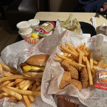 Habit Burger & Grill - Kids Crispy Chicken Bites Kids Hamburger - Burgers Near Me - Pinole, California