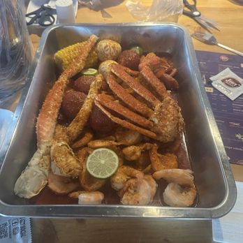 Juicy Seafood Indy - Castleton - Seafood king crab broil - Seafood Near Me - Indianapolis, Indiana