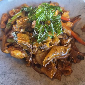Amata Modern Thai - Drunken noodles - Thai Near Me - Las Vegas, Nevada