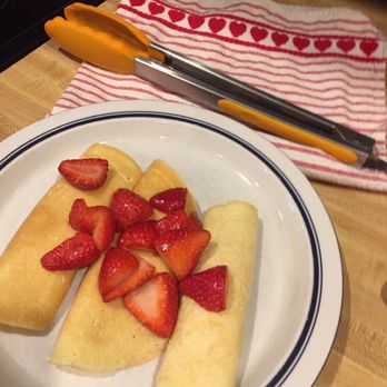 The Painted Lady - Crepes are wonderful! - Bed & Breakfast Near Me - Ottawa, Kansas