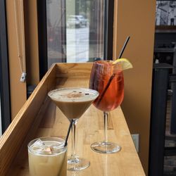 Brick’s Downtown Bar & Grill